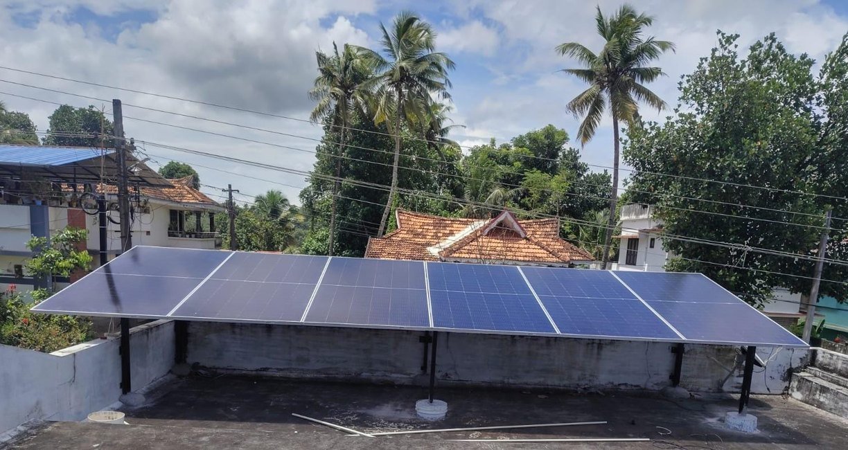 Raised Terrace Array, Ezhukone installed by Soltech Power Solutions at Ezhukone, Kollam